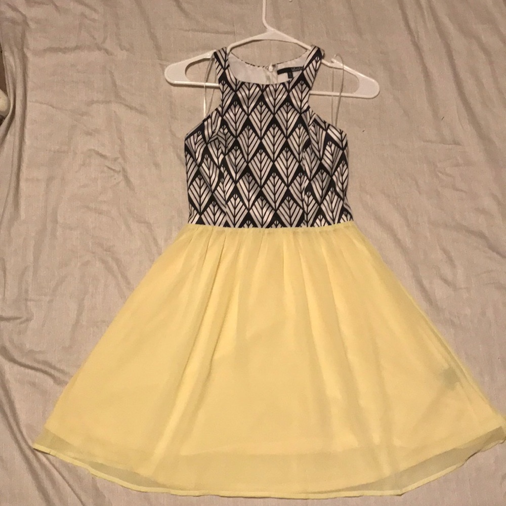 Lulus Geometrical top with yellow skirt Dress.. XS